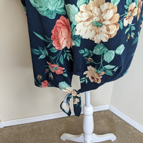 Impulsive Navy Blue Cold Shoulder Shirt 3X - Picture 3 of 9